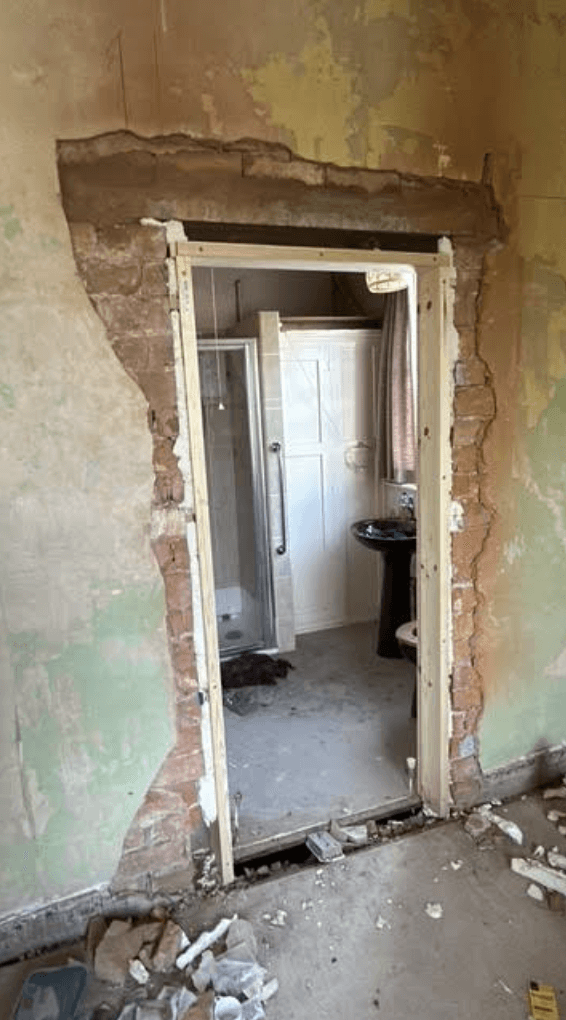 door into ensuite